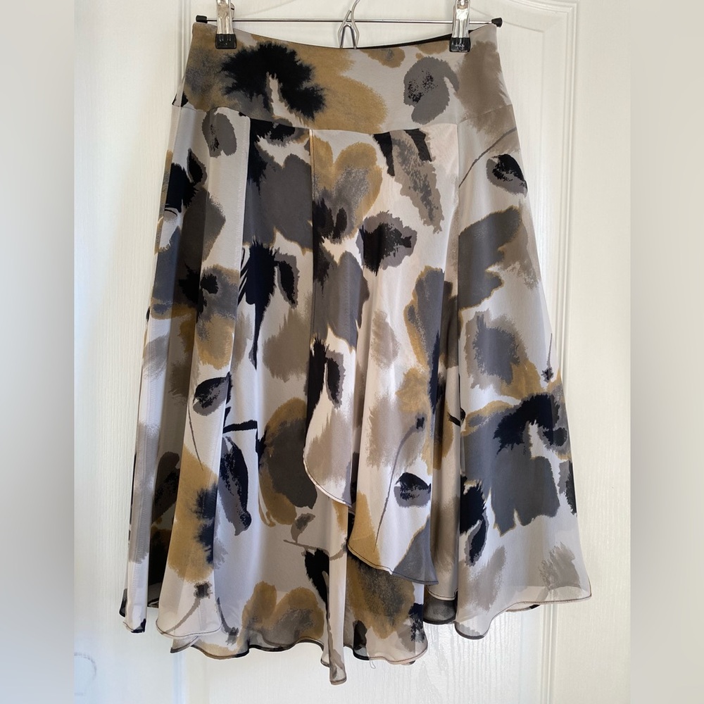Women’s East 5th Grey Floral pattern Skirt A-Line size 4